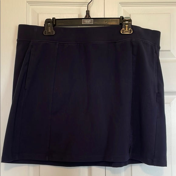 Women’s XL T by Talbots Navy Blue Skort pull on 3 pockets stretch shorts beneath - Picture 1 of 9